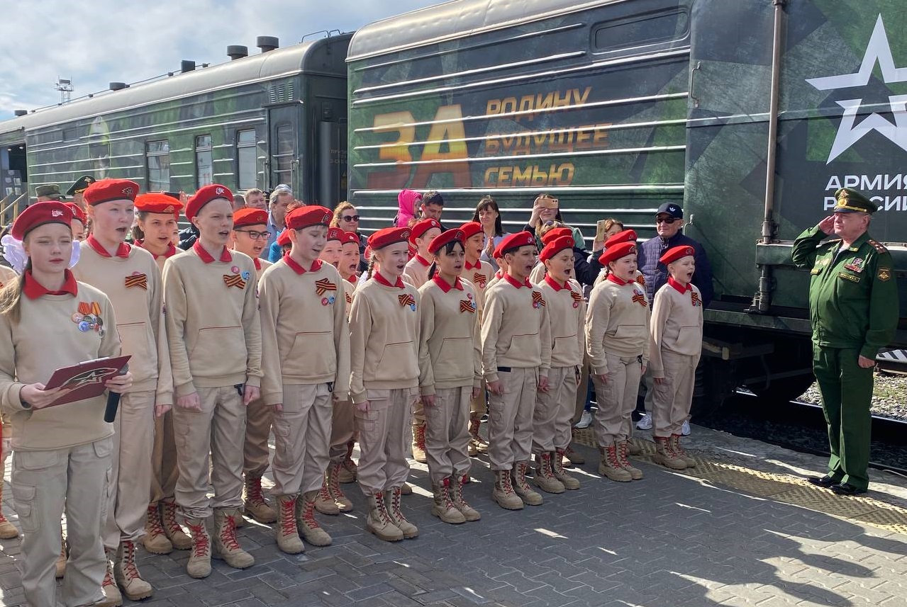 Тематический поезд Минобороны России «Сила в правде» встретили в Йошкар-Оле