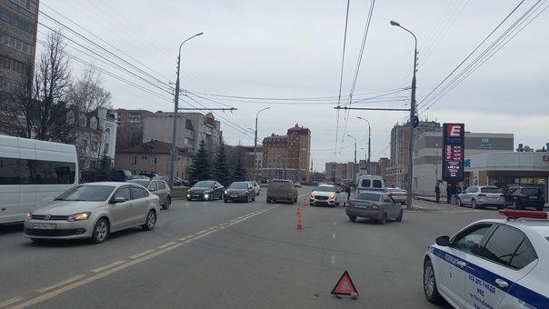 Водитель иномарки пострадала при столкновении автомобилей в Йошкар-Оле