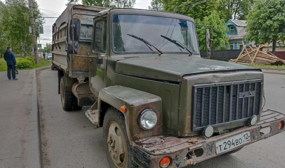 В Йошкар-Оле грузовик сбил женщину 