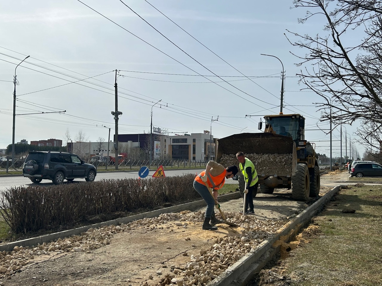 В Йошкар-Оле ведётся обустройство тротуара на улице Кирова - ГТРК Марий Эл