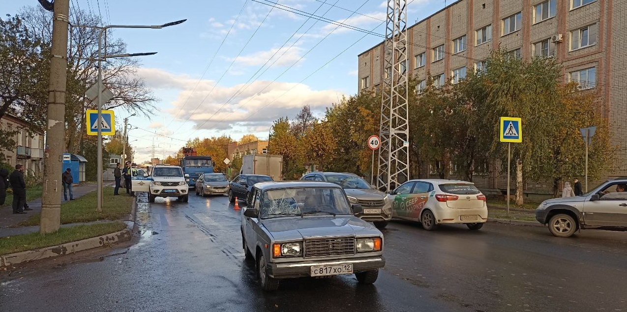 В Йошкар-Оле на улице Крылова сбили двоих детей