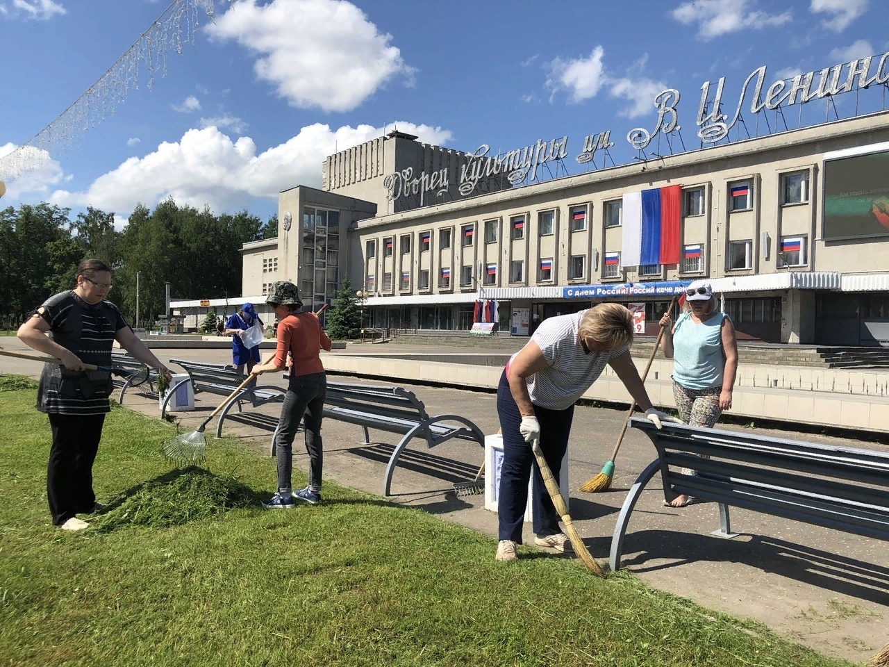 В Йошкар-Оле ДК имени Ленина готовится к Дню России - ГТРК Марий Эл  10.06.2020