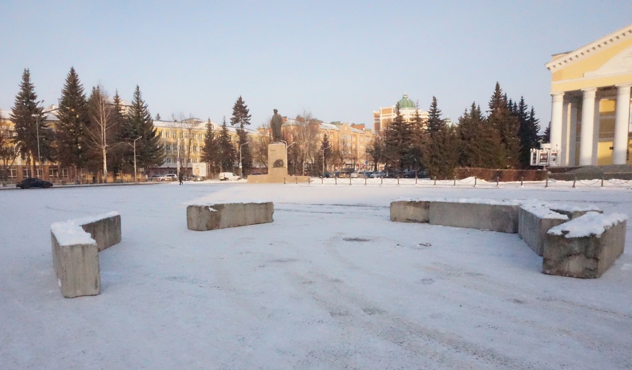 В Йошкар-Оле началась подготовка к установке новогодней елки - ГТРК