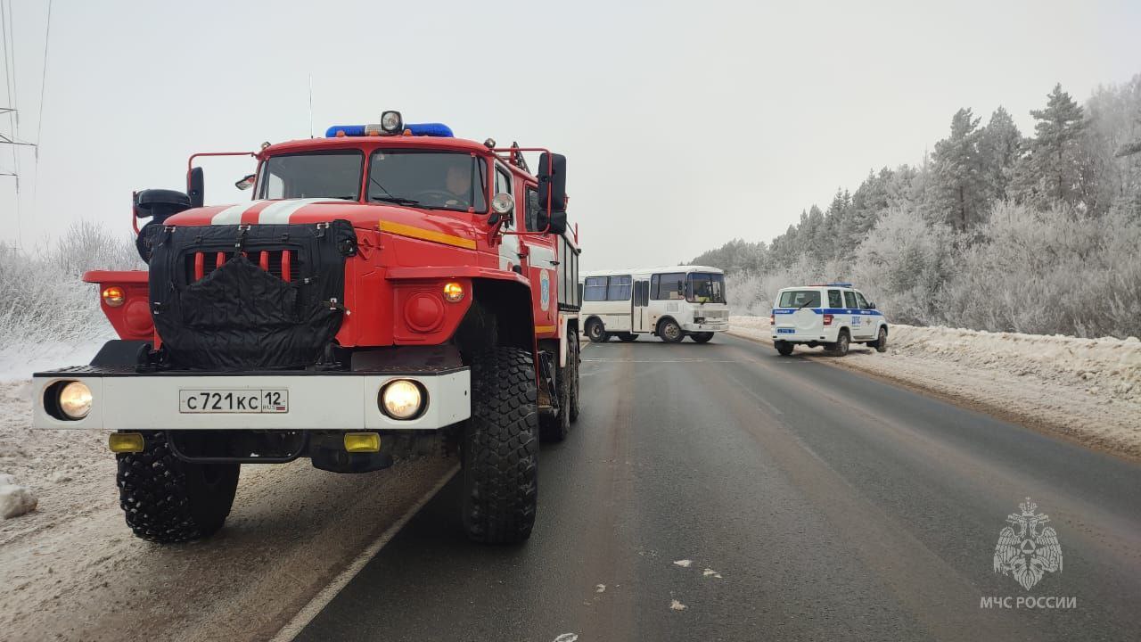 Два человека пострадали в ДТП с пассажирским автобусом в Сернурском районе  - ГТРК