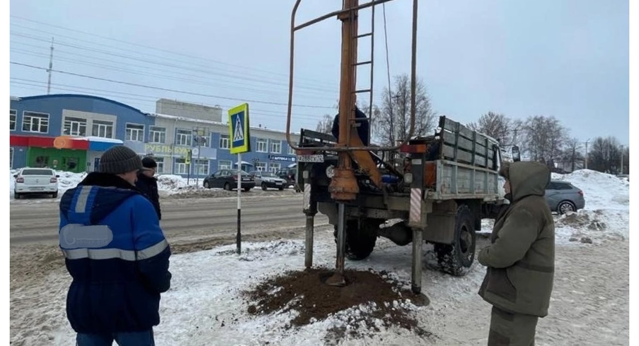 На трех пешеходных переходах в Козьмодемьянске установили 6 мигающих светофоров