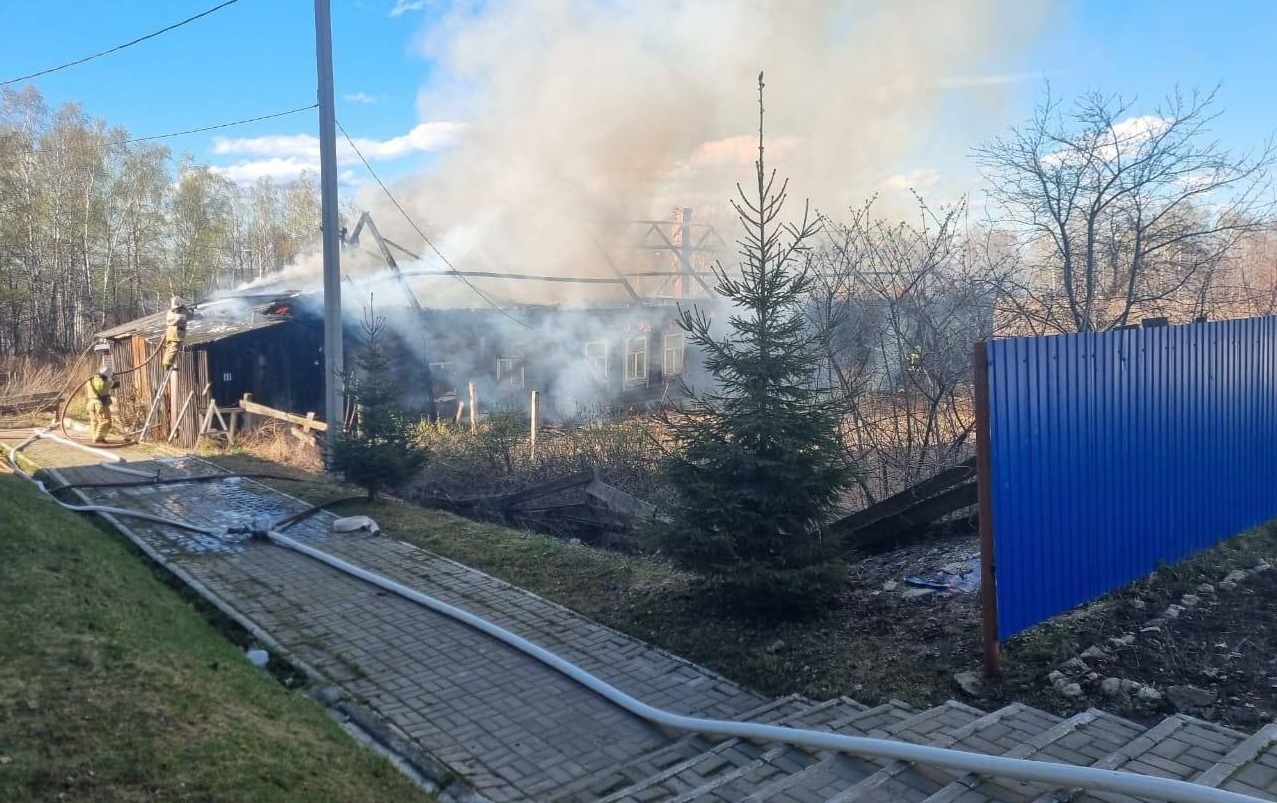 В Козьмодемьянске сгорел аварийный деревянный дом