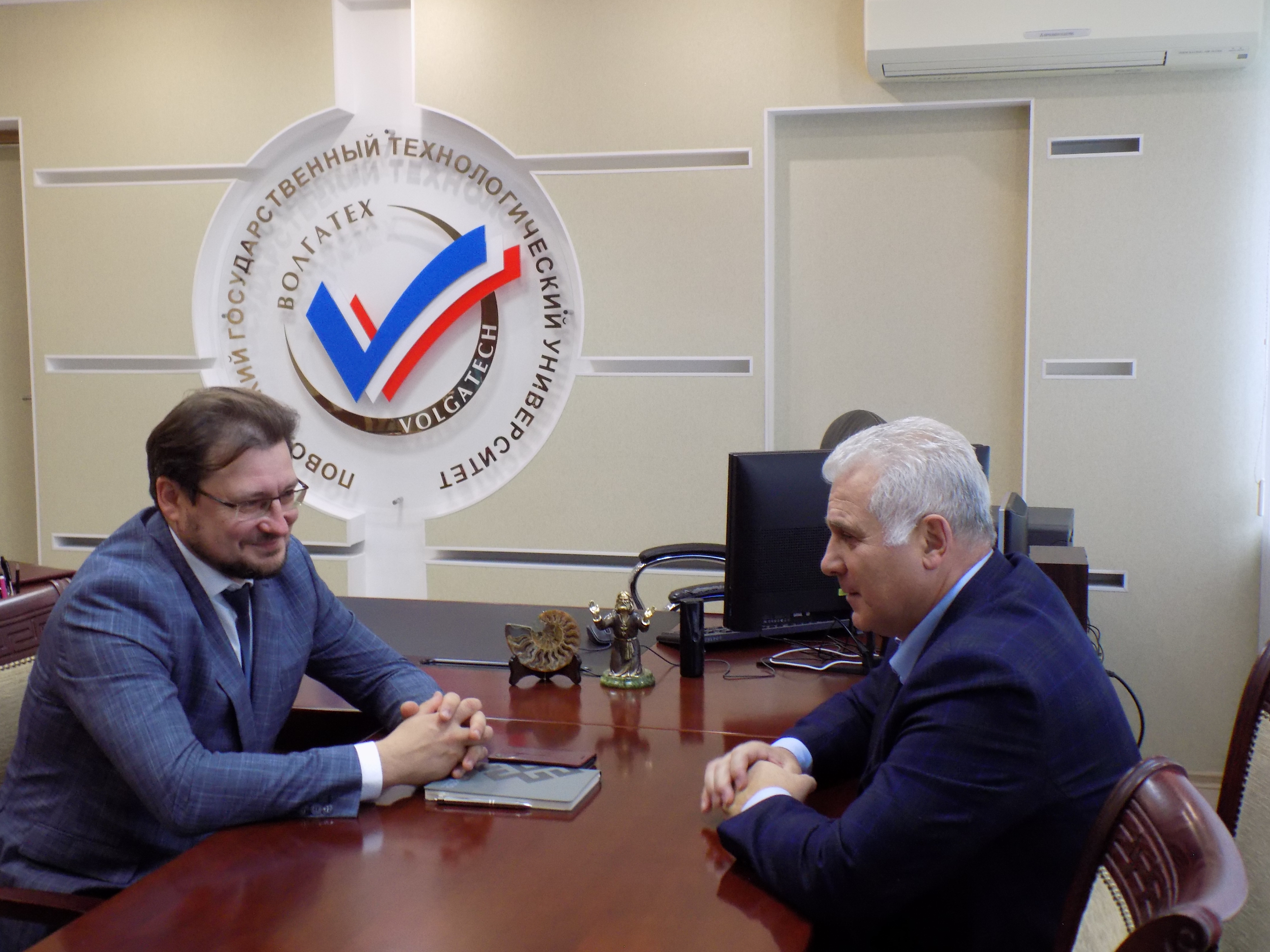 Сенатор Сергей Мартынов посетил корпус будущего военно-учебного центра в Волгатехе