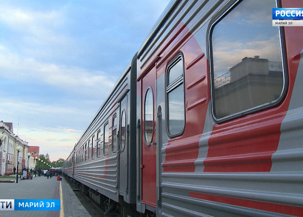 Поезд москва йошкар. Фирменный поезд Марий Эл. Фирменный поезд Йошкар-Ола Москва. Фирменный поезд Марий Эл плацкарт. Поезд Йошкар Ола Марий Эл.