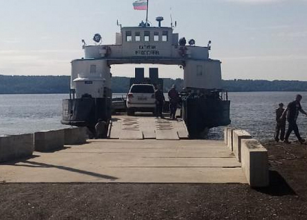 Паром ем. Паромная переправа Юрино сумки Марий Эл. Паромная переправа Юрино сумки. Паром до Юрино Марий Эл. Паром до Юрино.