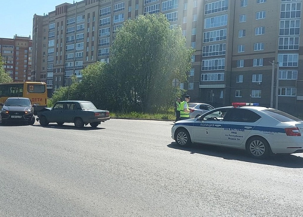 Происшествия 68. Сотрудник полиции. Происшествия в Йошкар-Оле вчера. Заброшенные машины в Йошкар- Оле.